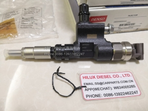 23670-E0190,Toyota N04C Fuel Injector,095000-6551